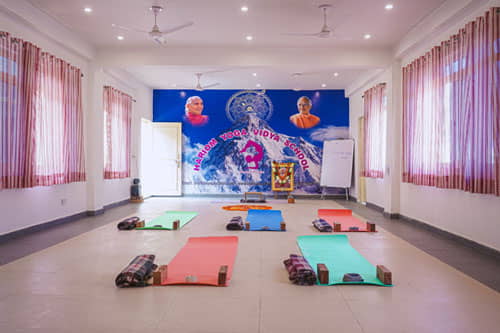 Accommodation 10 Days Yoga Reatreat In Rishikesh